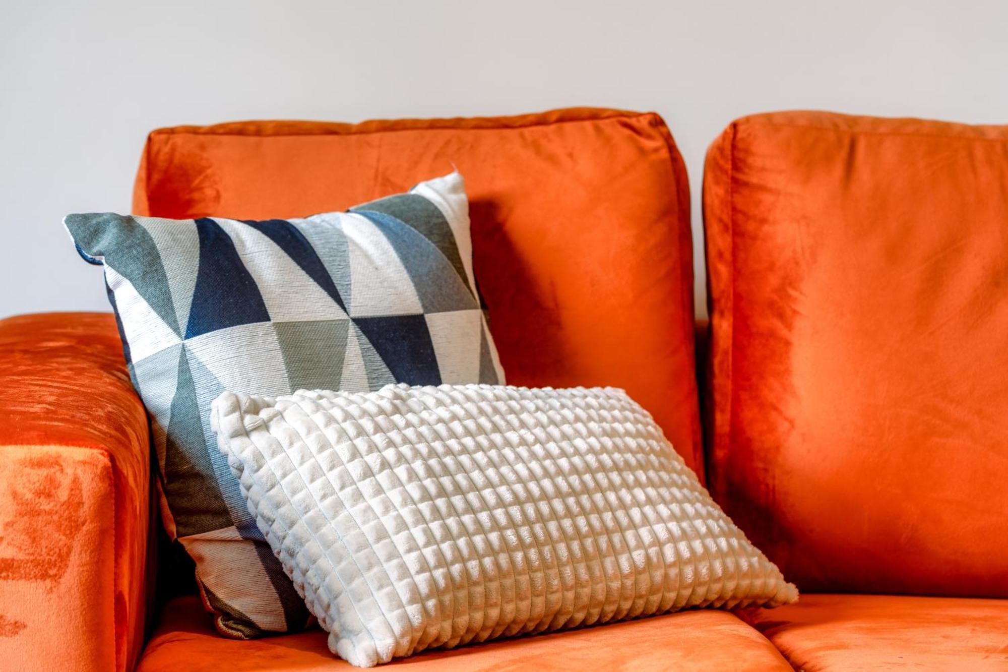 Cosy Retreat - Charming 2-Bed Apartment Greenock Eksteriør billede