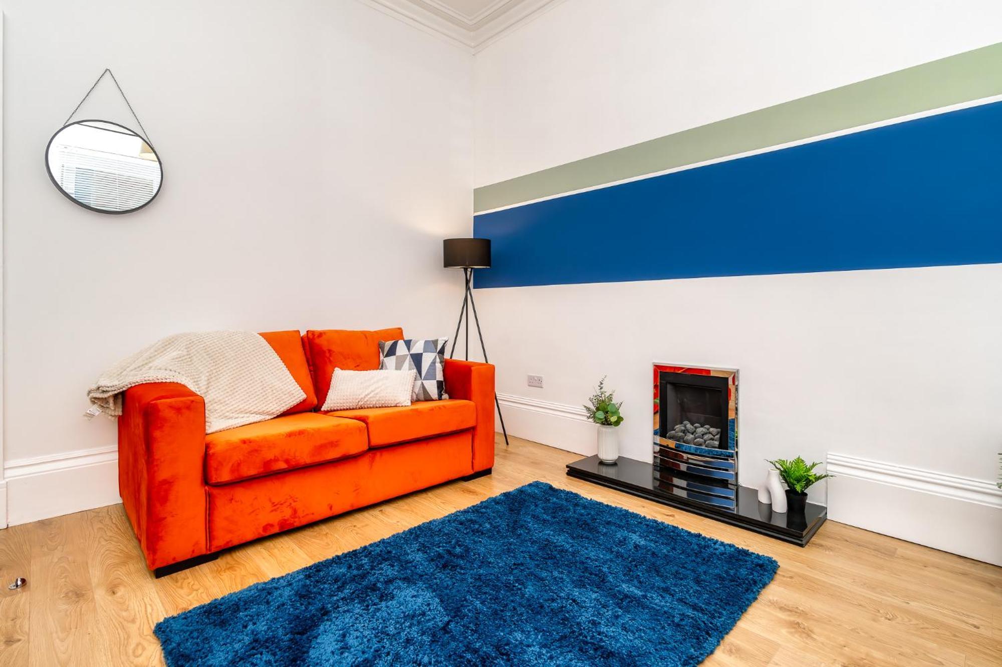 Cosy Retreat - Charming 2-Bed Apartment Greenock Eksteriør billede